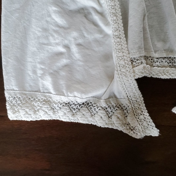 Charlotte Russe sleeveless cardigan - Picture 3 of 4